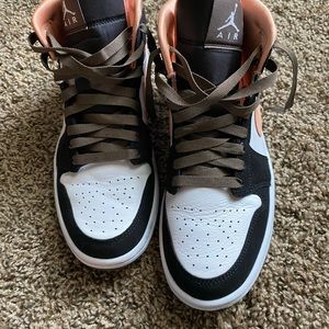 Air Jordan Woman’s Size 8.0